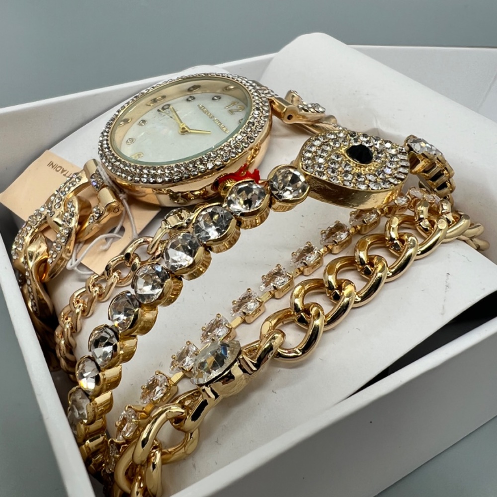 Adrienne Vittadini Women's Watch & Bracelet Set - Picture 5 of 7